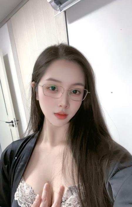 眼镜反差御姐明媚儿-69俱乐部