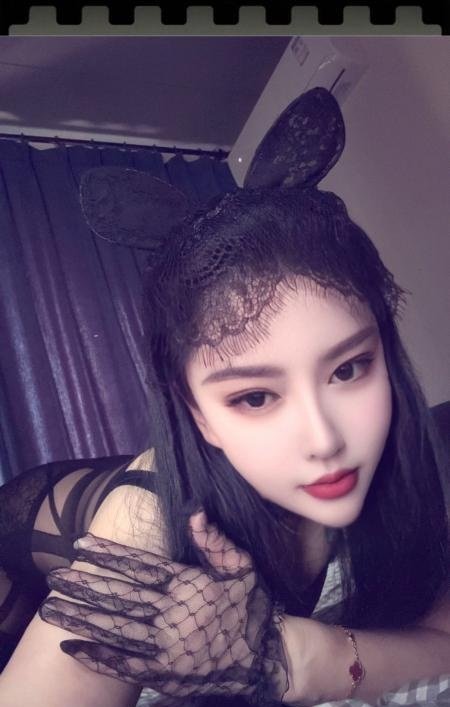 圆润挺翘小姐姐-69俱乐部