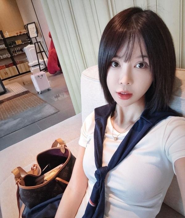 福田反差感大胸萝莉-69俱乐部