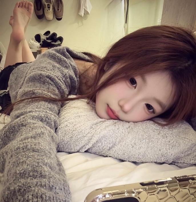 美丽女孩可怡和伊伊-69俱乐部