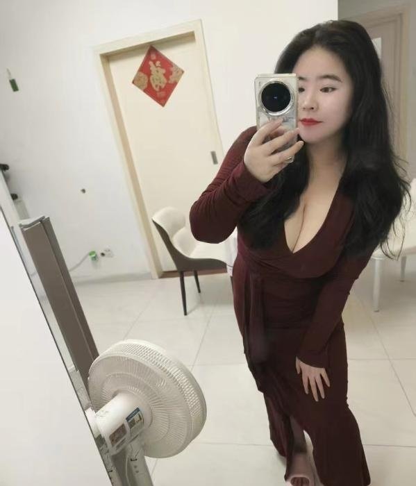 南山40G巨乳露露-69俱乐部