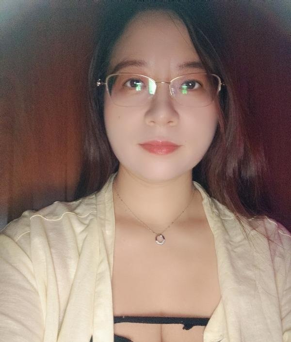 江南西奶牛眼镜妹-69俱乐部