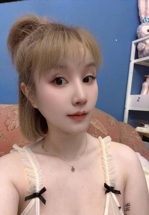 服务系肤白波软妹子-69俱乐部