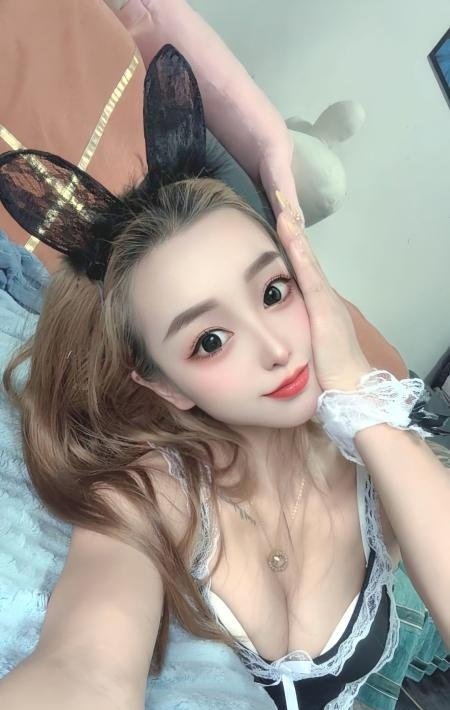 江岸娇小骚女慧慧-69俱乐部