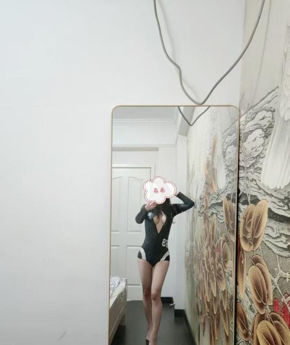 健身包子哔希希-69俱乐部