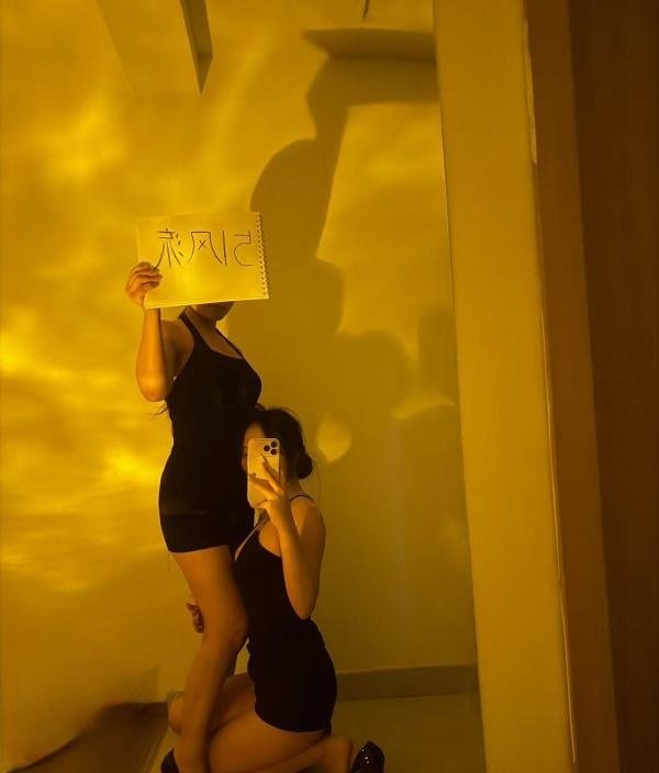 双飞中项两姐妹体验-69俱乐部