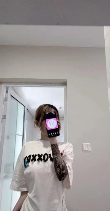 东北花臂妹-69俱乐部