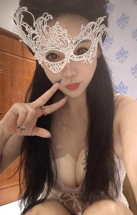 可舌吻69的吹箫女王-69俱乐部