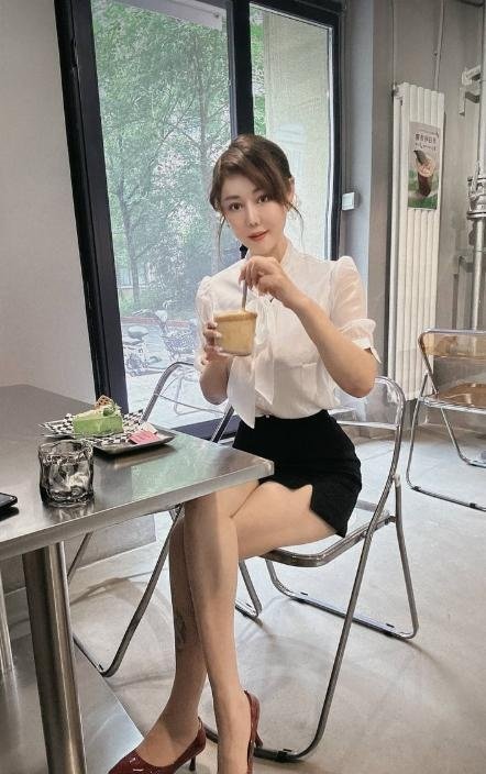 性感妩媚长腿贝贝-69俱乐部