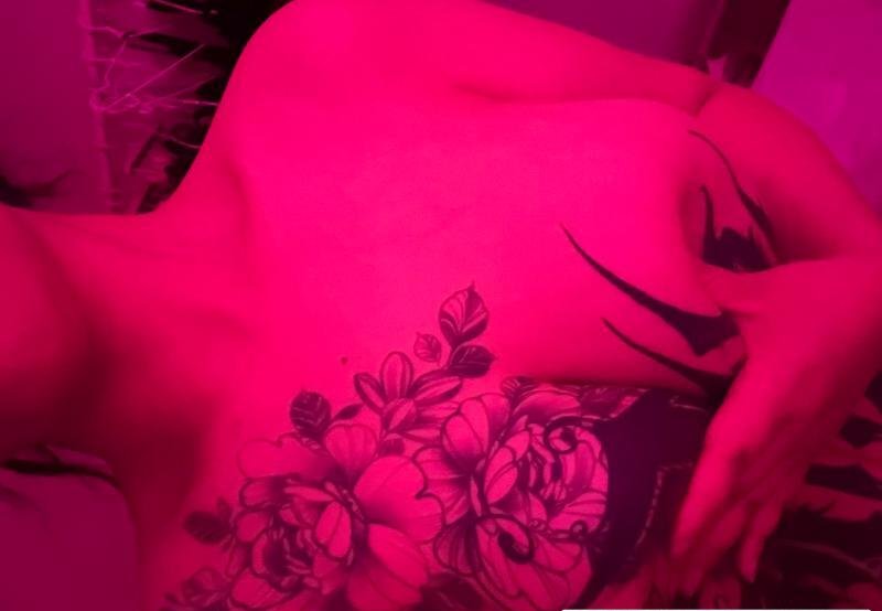 纹身大奶玫瑰-69俱乐部